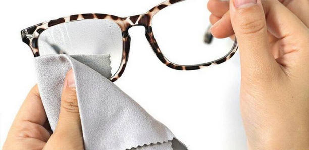 How to care for your cat eyeglasses