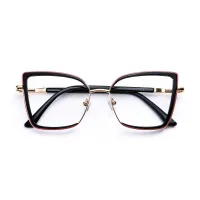 Chic Black Frames
Lightweight