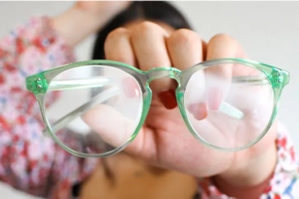 How to stop glasses from fogging up?