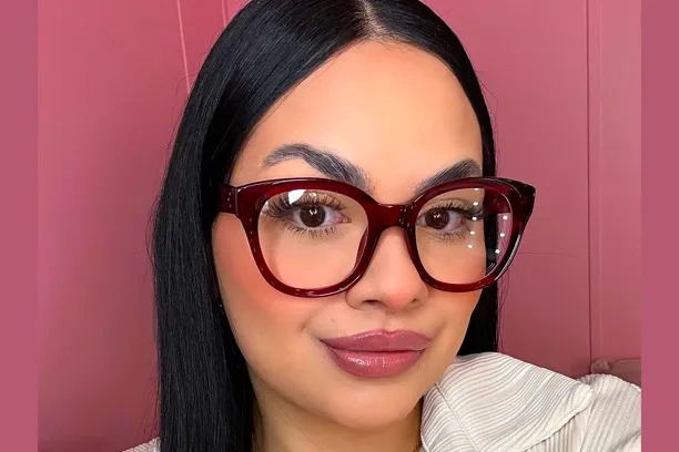 Redefined Style: Choosing the Right Red Glasses Frames for Your Skin Tone