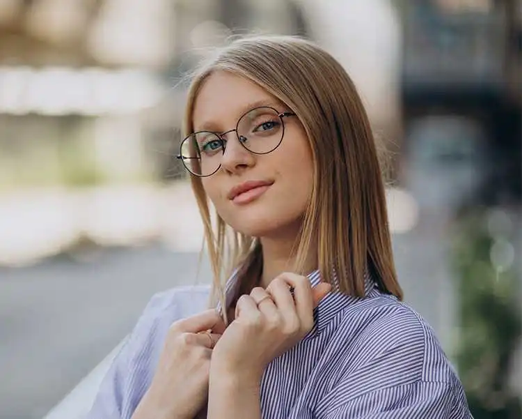 Fashion trends: Round black glasses for women