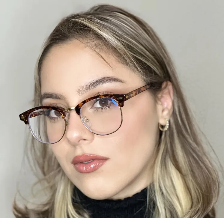 Round Face Transformations: Browline Glasses Unique Charm