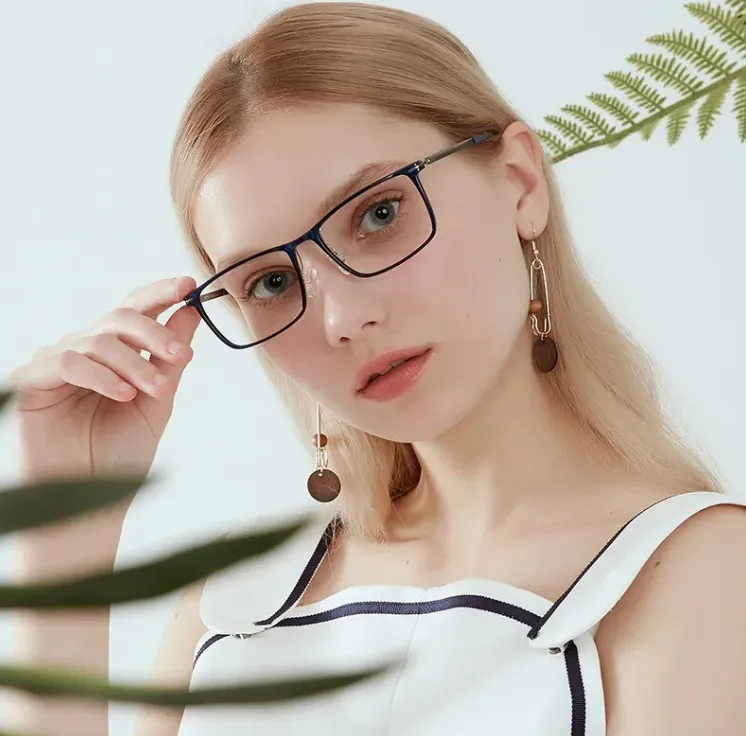 How to buy the best glasses for oval face shape in 2024?