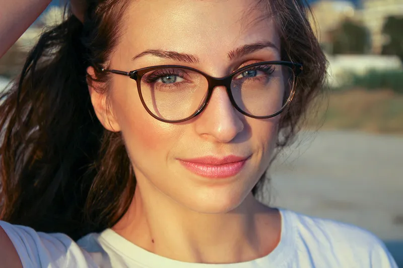 Boost Your Confidence: Glasses Styles Tailored for Oval Faces
