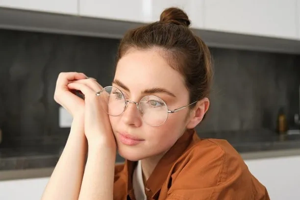 The Sleekness of thin frame spectacles: Elevating Style and Comfort