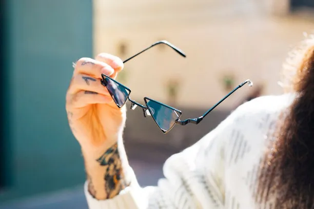 Geometric Shapes Frames Dos and Don'ts: Essential Tips for Wearing Them