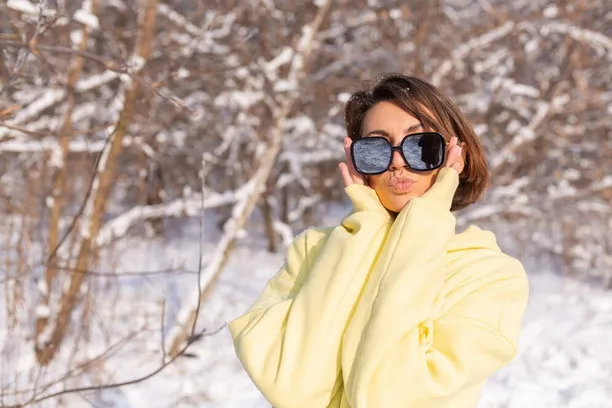 The Critical Benefits of Wearing Sunglasses in Autumn-Winter