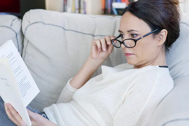 How to Choose Best Bifocal Reading Glasses for Women in 2024