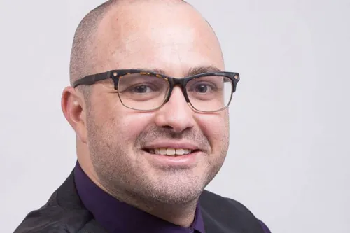 What Are the Best Glasses for Round Face Male in 2025 - Top Affordable Styles to Buy Online