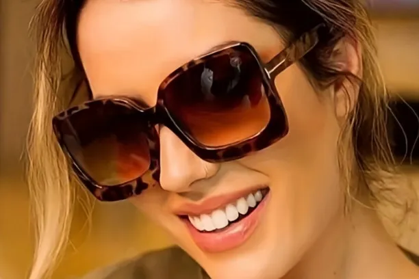 What Face Shape Looks Best with Cool Glasses: Expert Guide