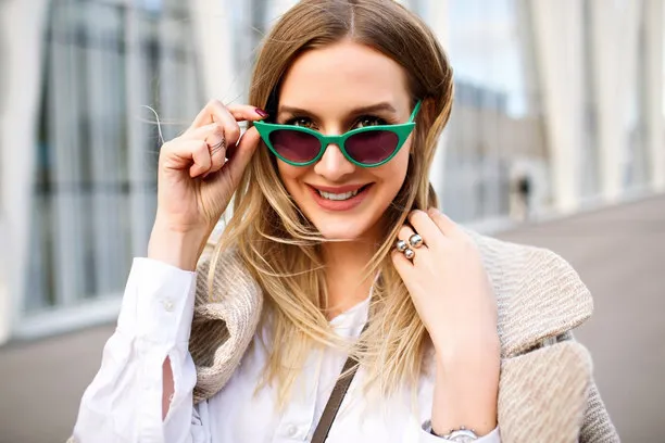 2024 Green Glasses Trends: The Latest Styles for Men and Women