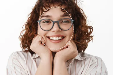 Trendy Eyeglasses Trends for Oval Face Shapes in 2024